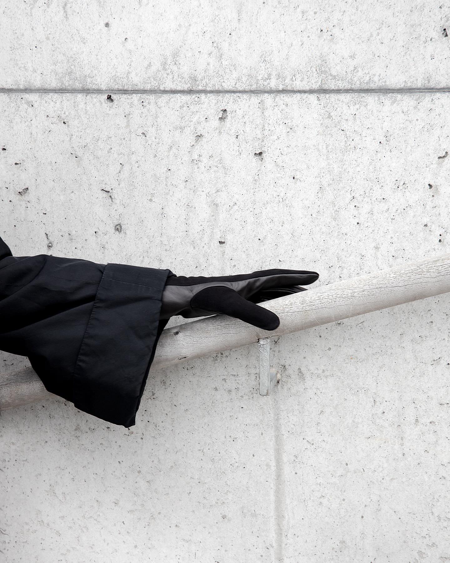 Leather gloves