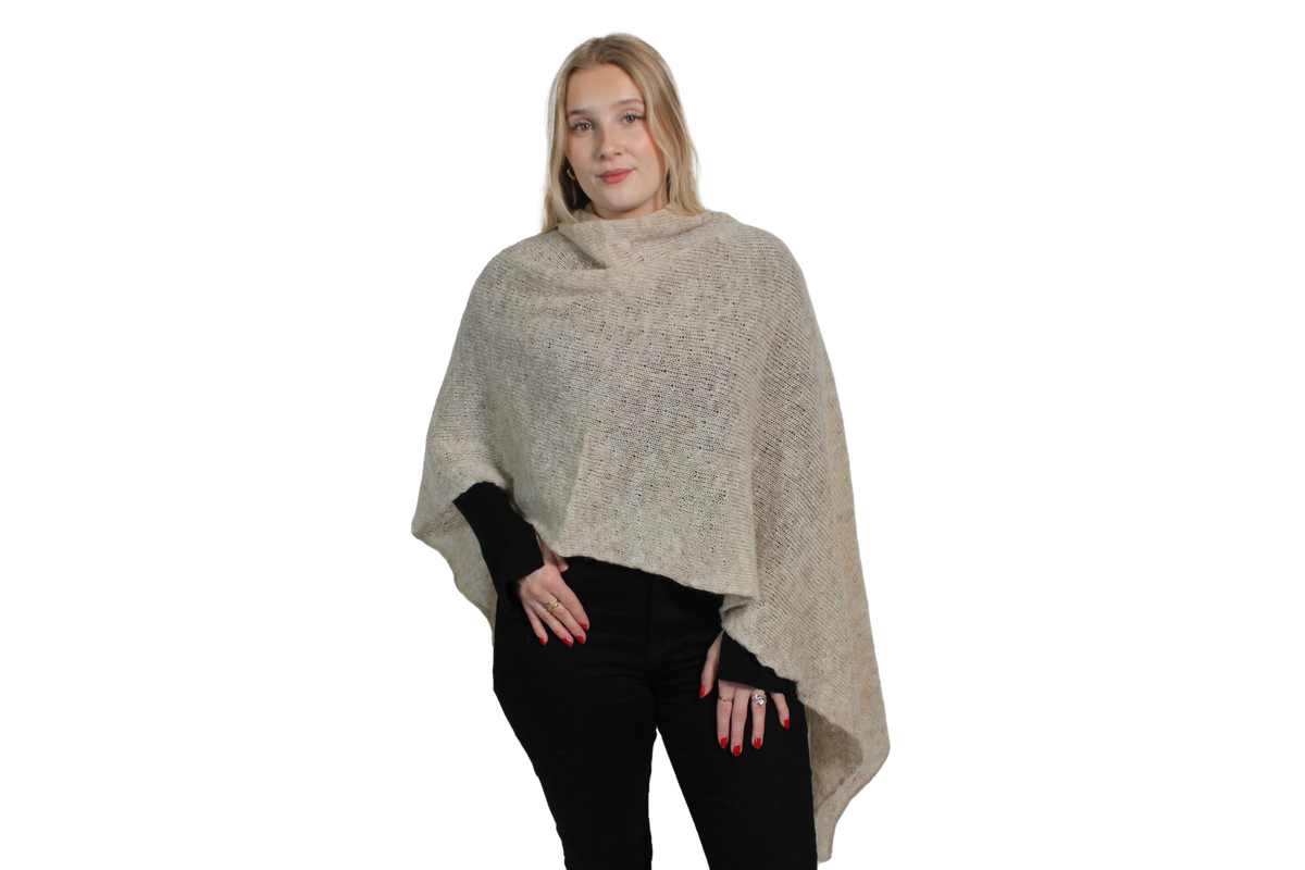 Lotta - Light Poncho (100% Icelandic Wool)